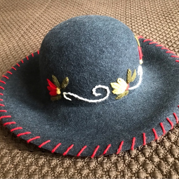 Wool Felt Boho Vintage Inspired made in Italy - Picture 8 of 13